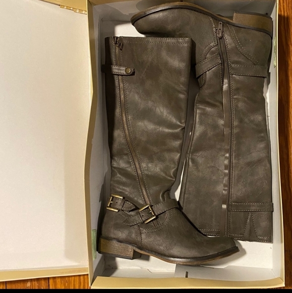 NIB Riding Boots - Picture 2 of 4